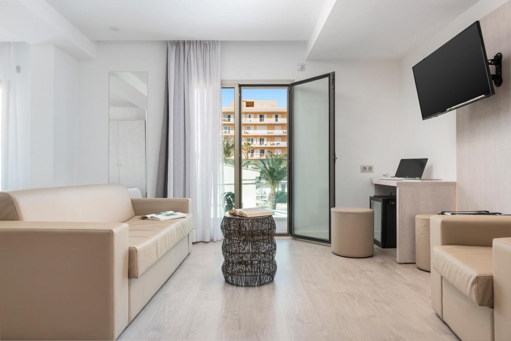 Llaut Boutique Hotel (Adults Only) กันปิกาฟอร์ต ห้อง รูปภาพ