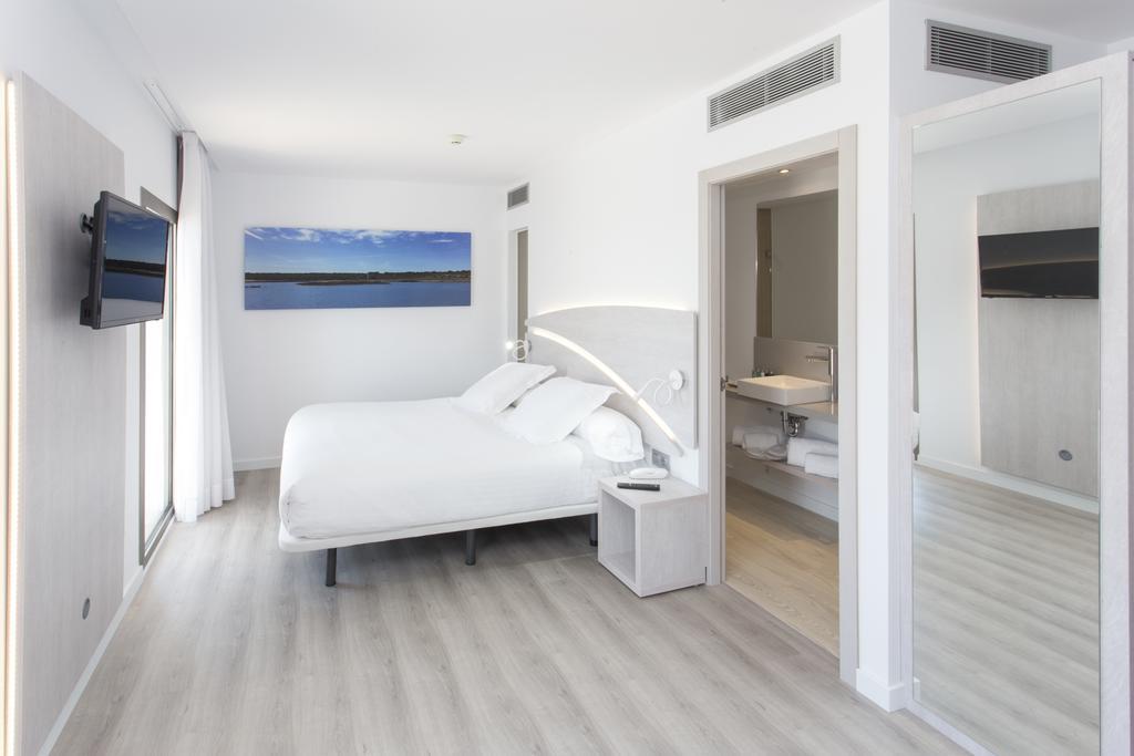 Llaut Boutique Hotel (Adults Only) กันปิกาฟอร์ต ภายนอก รูปภาพ